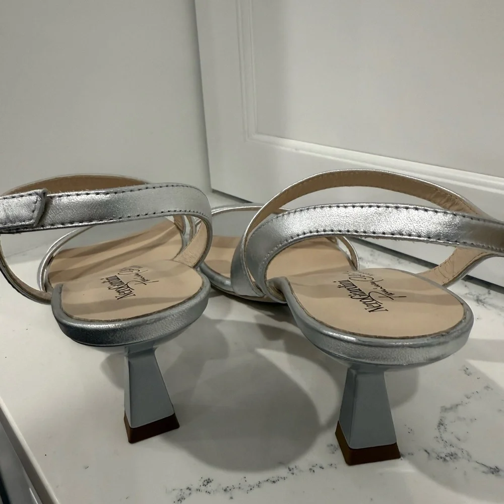 NeroGiardini NEW Size 9.5 (40 )Slingback Kitten Heel Sandal (Women) silver